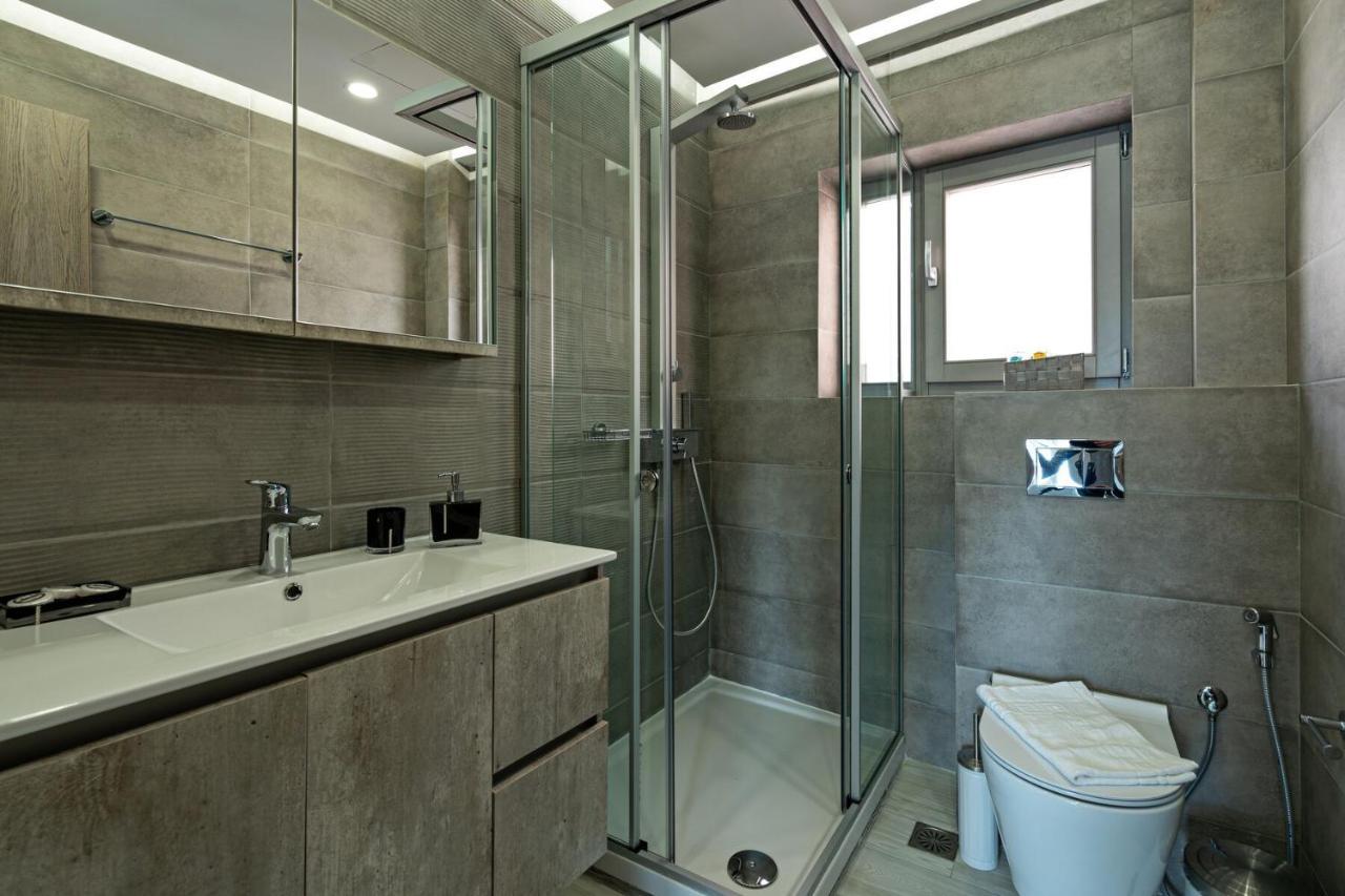 White & Gray Apartment 罗希姆诺 外观 照片