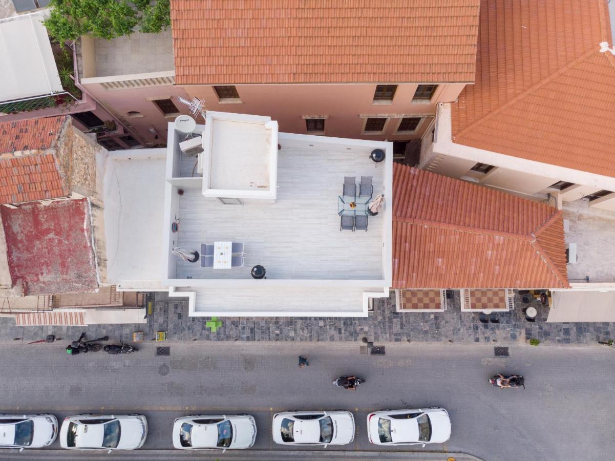 White & Gray Apartment 罗希姆诺 外观 照片