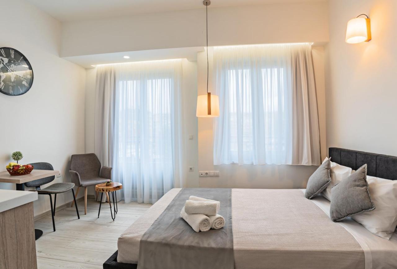 White & Gray Apartment 罗希姆诺 外观 照片