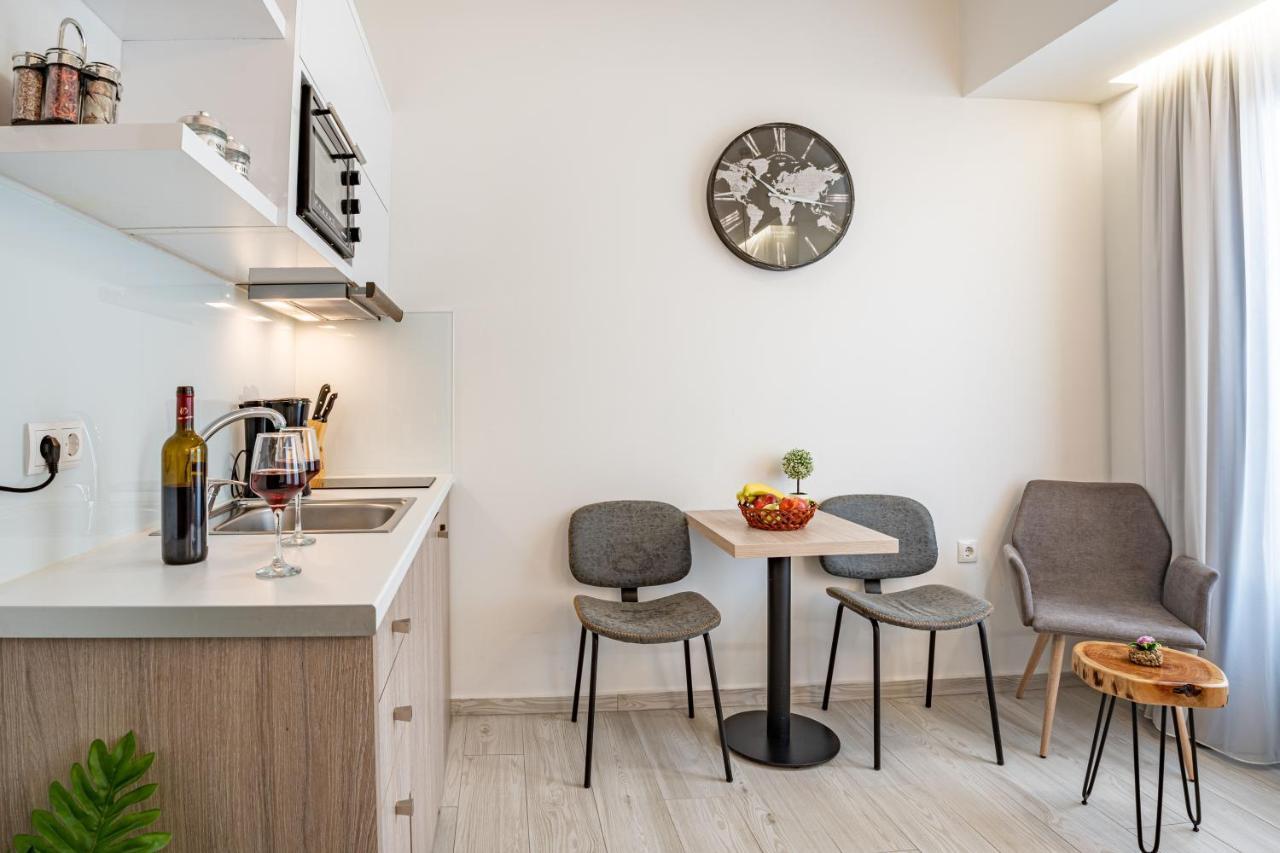 White & Gray Apartment 罗希姆诺 外观 照片