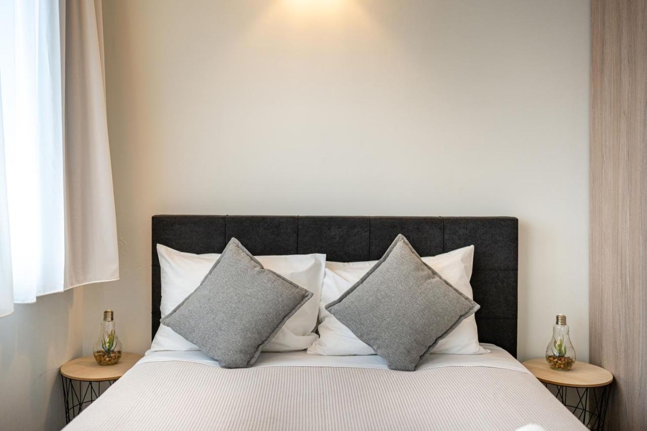White & Gray Apartment 罗希姆诺 外观 照片